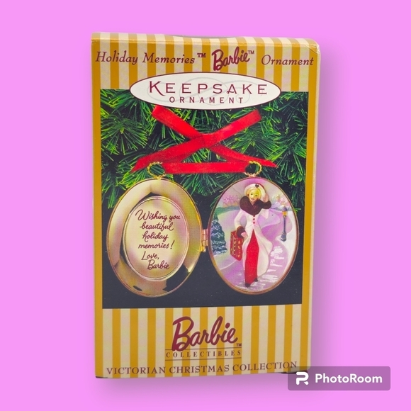 Vintage 1997 Hallmark Keepsake Holiday Memories Barbie Ornament Locket - Picture 1 of 4
